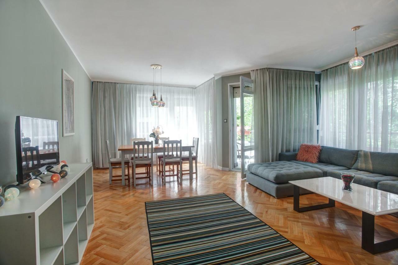Spacious Flat Close To The American Embassy Sofya Dış mekan fotoğraf